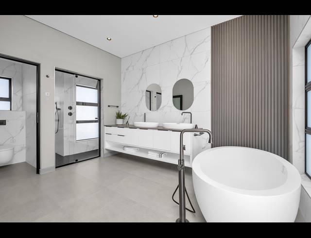 4 BEDROOM HOUSE FOR SALE IN HELDERFONTEIN ESTATE